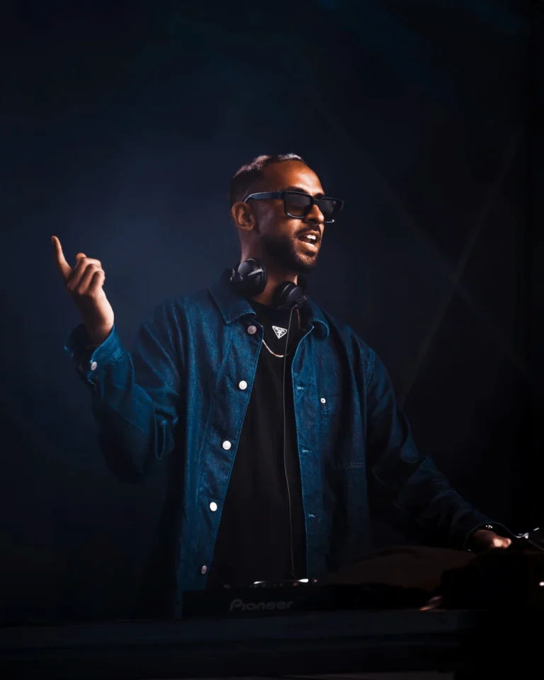 DJ